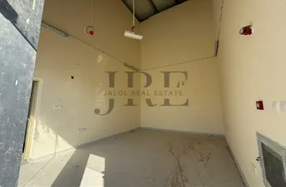 Shop - Studio - 1 Bathroom for rent in Al Sajaa - Sharjah