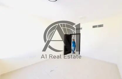 Apartment - 2 Bedrooms - 2 Bathrooms for rent in Central District - Al Ain