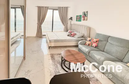 Apartment - 1 Bathroom for rent in Golden Dream Tower 1 - Jumeirah Village Circle - Dubai