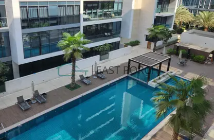 Pool image for: Apartment - 2 Bedrooms - 3 Bathrooms for rent in Building 21A - City Walk - Dubai, Image 1