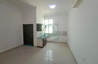 Apartment - 1 Bathroom for rent in Shakhbout City - Abu Dhabi