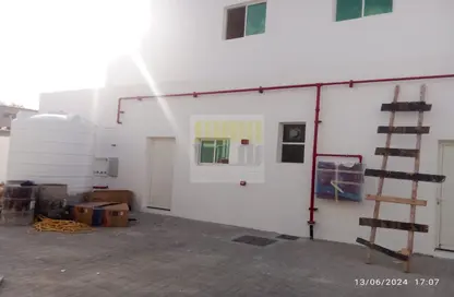 Warehouse - Studio - 4 Bathrooms for rent in Al Dhafrah - Abu Dhabi