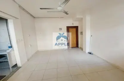 Apartment - 1 Bathroom for rent in Muwailih Building - Muwaileh - Sharjah