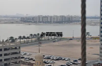 Apartment - 3 Bedrooms - 3 Bathrooms for rent in Sharjah 555 Tower - Al Khan Corniche - Al Khan - Sharjah