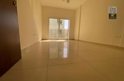 Apartment - 1 Bedroom - 2 Bathrooms for rent in Corniche Tower - Ajman Corniche Road - Ajman