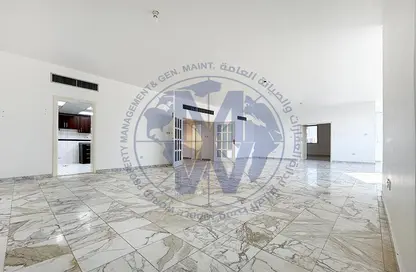 Apartment - 4 Bedrooms - 5 Bathrooms for rent in Al Khalidiya - Abu Dhabi