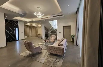 Villa - 4 Bedrooms - 7 Bathrooms for rent in Al Aweer 1 - Al Aweer - Dubai