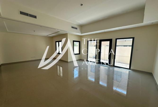 Townhouse - 4 Bedrooms - 4 Bathrooms for sale in Aldhay at Bloom Gardens - Bloom Gardens - Al Salam Street - Abu Dhabi