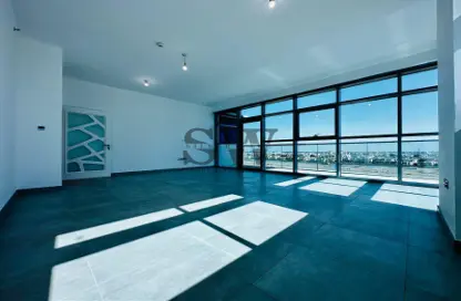 شقة - 2 غرف نوم - 4 حمامات للايجار في برج السيف - شاطئ الراحة - أبوظبي