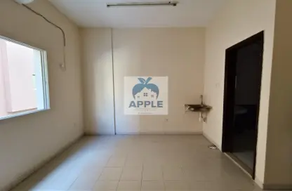 Apartment - 1 Bathroom for rent in Muwailih Building - Muwaileh - Sharjah