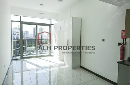 Apartment - 1 Bathroom for sale in Crystal Residence - Jumeirah Village Circle - Dubai