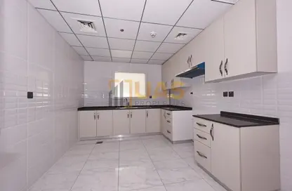 Apartment - 2 Bedrooms - 3 Bathrooms for rent in Airport Road Area - Al Garhoud - Dubai