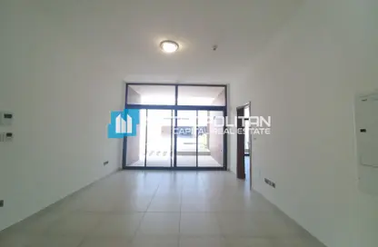 Villa - 5 Bedrooms - 6 Bathrooms for rent in West Yas - Yas Island - Abu Dhabi