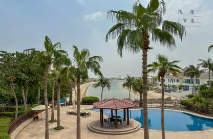 Villa - 4 Bedrooms - 5 Bathrooms for rent in Canal Cove Frond A - Canal Cove Villas - Palm Jumeirah - Dubai