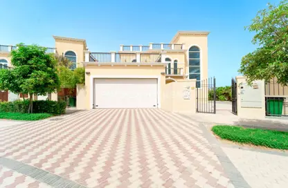 Villa - 4 Bedrooms - 5 Bathrooms for rent in Legacy - Jumeirah Park - Dubai