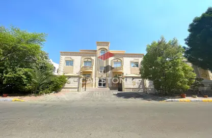 Apartment - 4 Bedrooms - 5 Bathrooms for rent in Al Karamah - Abu Dhabi