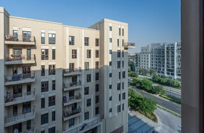 Apartment - 1 Bathroom for sale in Zahra Breeze Apartments 3B - Zahra Breeze Apartments - Town Square - Dubai