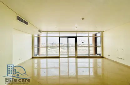 Apartment - 3 Bedrooms - 4 Bathrooms for rent in United Square - Al Khalidiya - Abu Dhabi