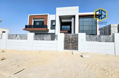 Villa - 5 Bedrooms - 6 Bathrooms for rent in Al Aweer 1 - Al Aweer - Dubai