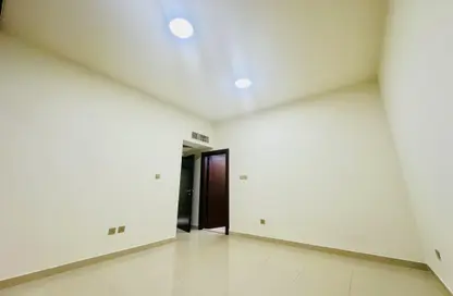 Apartment - 2 Bedrooms - 2 Bathrooms for rent in Shabiya 9 - Shabiya - Mussafah - Abu Dhabi