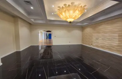 Show Room - Studio for rent in Pyramid Centre - Oud Metha - Bur Dubai - Dubai