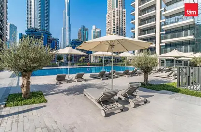 Apartment - 1 Bedroom - 2 Bathrooms for sale in Boulevard Crescent Tower 1 - BLVD Crescent - Downtown Dubai - Dubai