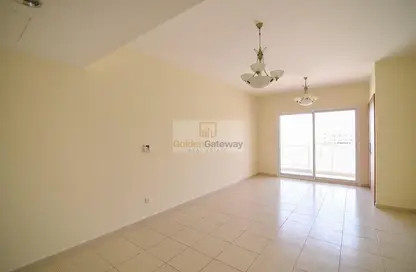 Apartment - 1 Bathroom for rent in Maple 1 - Emirates Gardens 2 - Jumeirah Village Circle - Dubai