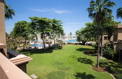 Villa - 3 Bedrooms - 4 Bathrooms for rent in Canal Cove Frond C - Canal Cove Villas - Palm Jumeirah - Dubai