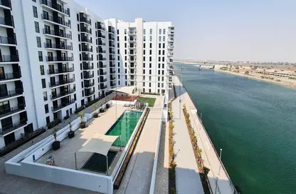 Apartment - 2 Bedrooms - 3 Bathrooms for rent in Waters Edge - Yas Island - Abu Dhabi