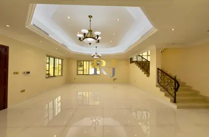 Villa - 5 Bedrooms for rent in Al Barsha 1 - Al Barsha - Dubai