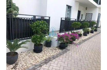 Apartment - 2 Bedrooms - 2 Bathrooms for sale in Waters Edge - Yas Island - Abu Dhabi