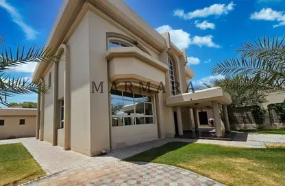 Villa - 4 Bedrooms - 5 Bathrooms for rent in Jumeirah 1 Villas - Jumeirah 1 - Jumeirah - Dubai