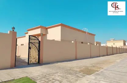 Villa - 3 Bedrooms - 2 Bathrooms for rent in Mohamed Bin Zayed Centre - Mohamed Bin Zayed City - Abu Dhabi