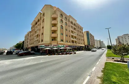 Apartment - 2 Bedrooms - 2 Bathrooms for rent in Al Qulaya'ah - Al Sharq - Sharjah