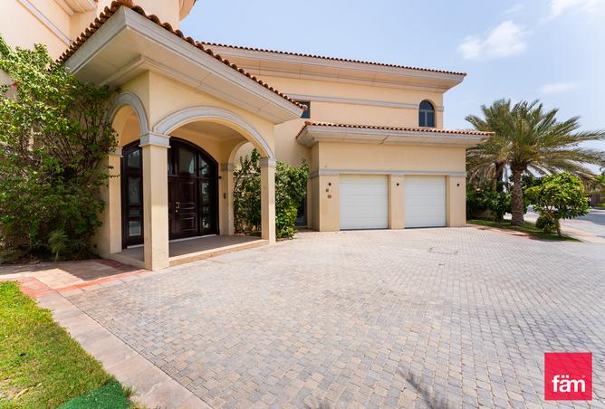 Villa - 5 Bedrooms - 6 Bathrooms for rent in Signature Villas Frond K - Signature Villas - Palm Jumeirah - Dubai