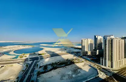 Apartment - 1 Bedroom - 3 Bathrooms for rent in Beach Towers - Shams Abu Dhabi - Al Reem Island - Abu Dhabi