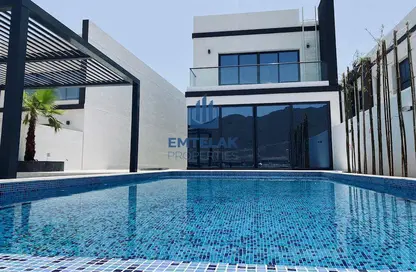 Villa - 4 Bedrooms - 5 Bathrooms for sale in Al Dana Villas - Sharm - Fujairah