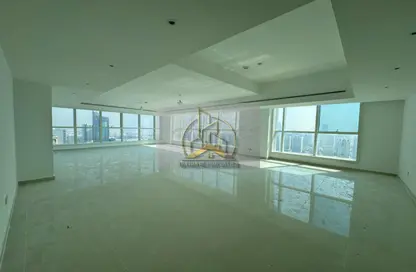 Apartment - 3 Bedrooms - 4 Bathrooms for rent in City Center Building - Hamdan Street - Abu Dhabi