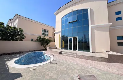 Villa - 5 Bedrooms - 6 Bathrooms for rent in Jumeirah 1 Villas - Jumeirah 1 - Jumeirah - Dubai