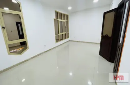 Apartment - 2 Bedrooms - 2 Bathrooms for rent in Hamdan Street - Abu Dhabi