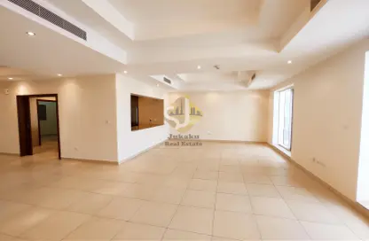 Apartment - 3 Bedrooms - 5 Bathrooms for rent in Mankhool - Bur Dubai - Dubai