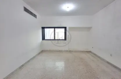 Apartment - 3 Bedrooms - 3 Bathrooms for rent in Zig Zag Building - Tourist Club Area - Abu Dhabi