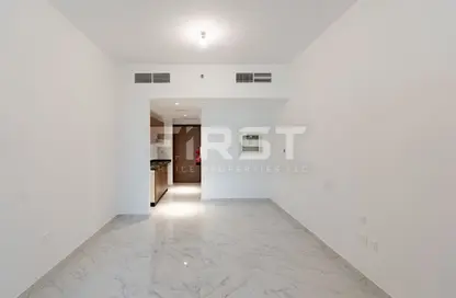 Apartment - 1 Bathroom for rent in Oasis 1 - Oasis Residences - Masdar City - Abu Dhabi