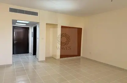 Apartment - 1 Bathroom for rent in Emirates Cluster - International City - Dubai