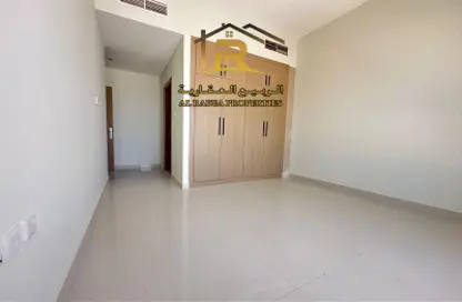 Apartment - 3 Bedrooms - 4 Bathrooms for rent in Al Jurf 2 - Al Jurf - Ajman Downtown - Ajman