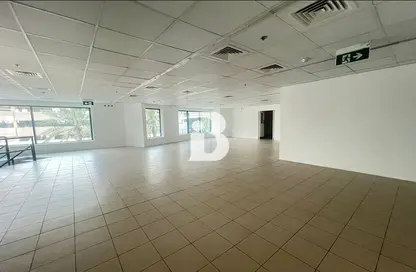 Retail - Studio for rent in DXB Tower - Sheikh Zayed Road - Dubai