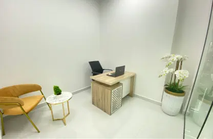 Office Space - Studio - 1 Bathroom for rent in Red Avenue - Al Garhoud - Dubai