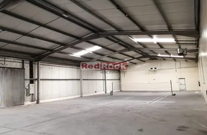 Warehouse - Studio - 1 Bathroom for rent in Umm Ramool - Dubai