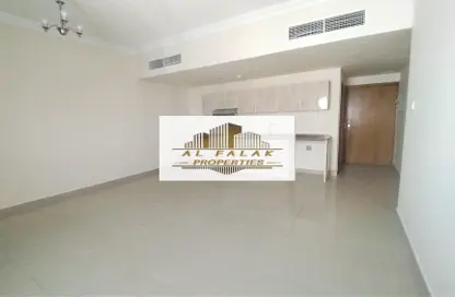 Apartment - 1 Bathroom for rent in Al Hafeet Tower 8 - Al Nahda - Sharjah