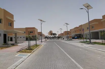 Townhouse - 3 Bedrooms - 4 Bathrooms for rent in Manazel Al Reef 2 - Al Samha - Abu Dhabi